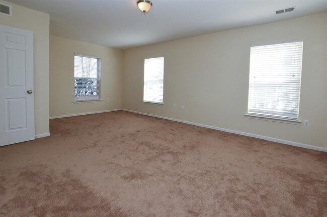 Building Photo - 2790 S Knightsbridge Cir