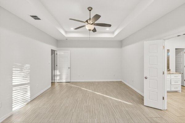 Building Photo - 13825 Suntan Ave