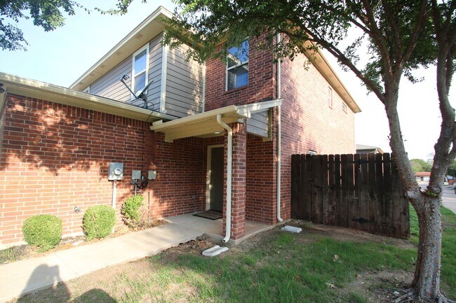 Building Photo - ((Pay NO RENT Until Jan 2026!)) Little Piece of HEAVEN~3/2.5 Home w/ Open GOURMET Kitchen/ ALL Gr...