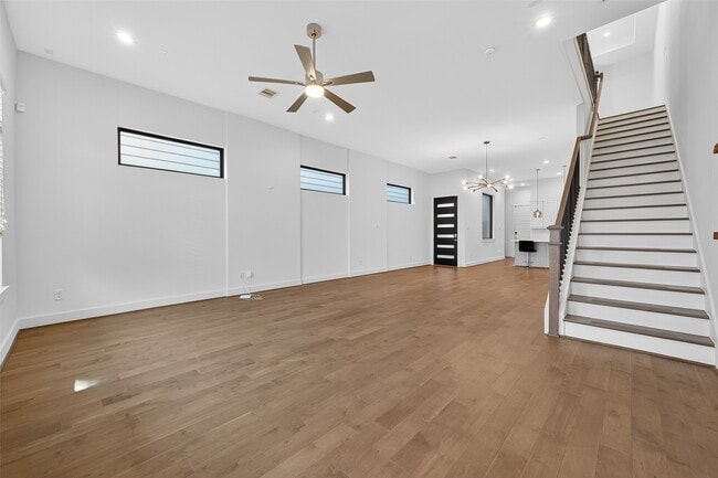 Building Photo - 4402 Schuler St