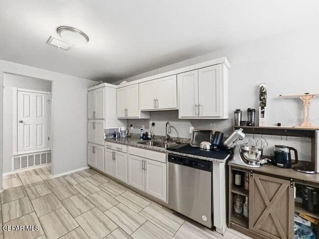 Building Photo - 13828 Summer Story Ave