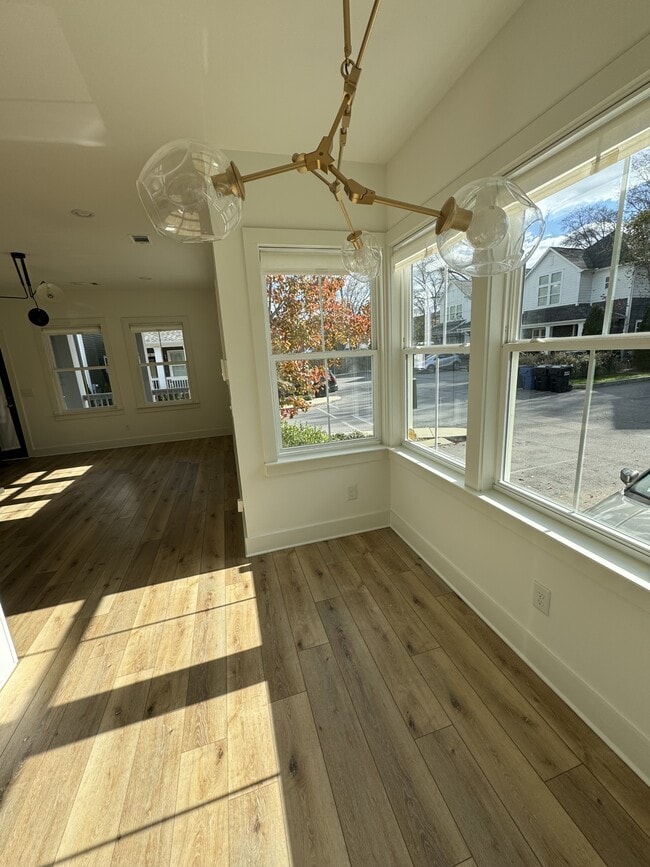 Building Photo - 509 Rosedale Ave