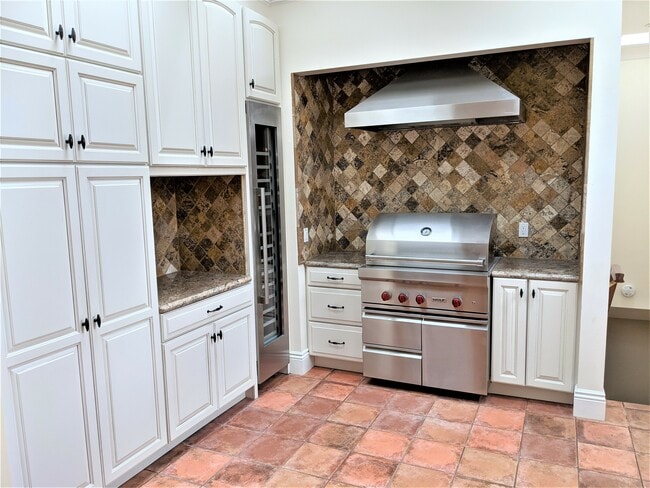 Building Photo - 2912 21st Ave