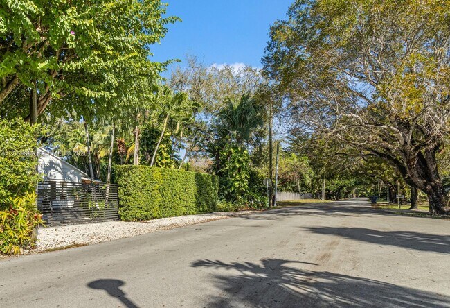 Building Photo - 4011 Hardie Ave