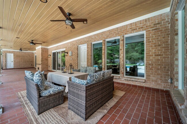 Building Photo - 11314 Williamsburg Dr