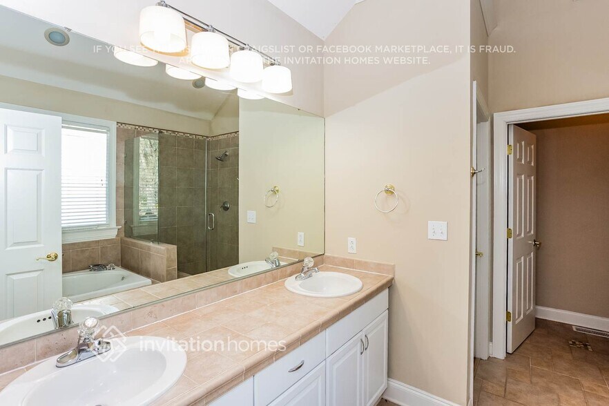 Building Photo - 19524 Coachmans Trace