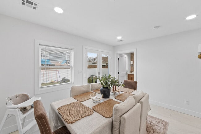 Building Photo - 17-11 Berdan Ave