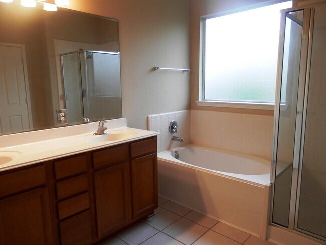 Building Photo - 21406 Rioja Bluff Ln