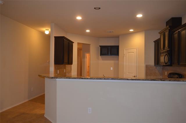 Building Photo - 9604 Sleepy Hollow Dr