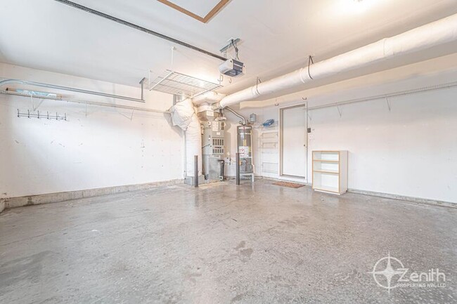 Building Photo - 8304 NE 158th Ave