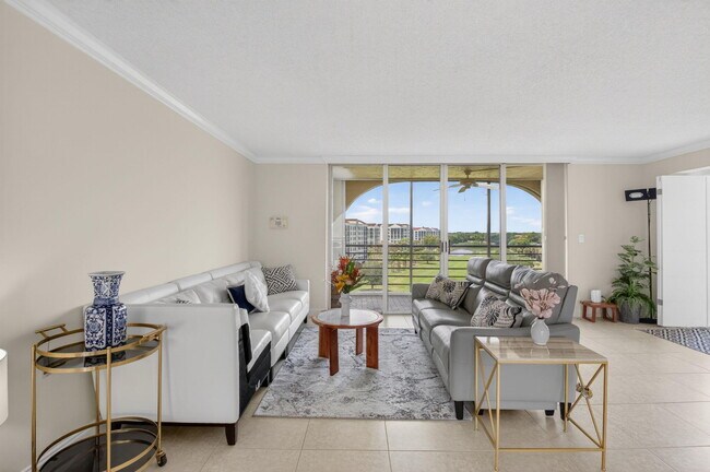 Building Photo - 7129 Promenade Dr