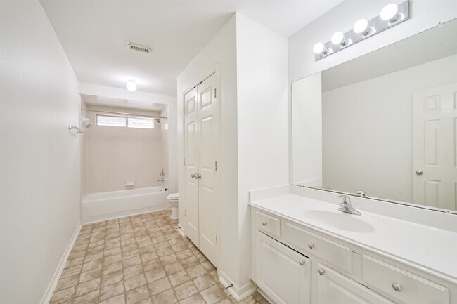 Building Photo - 315 Willow Pointe Dr