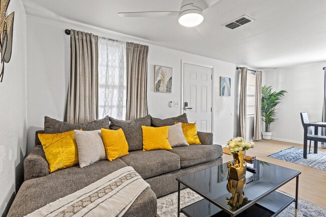 Building Photo - 3906 E Powhatan Ave