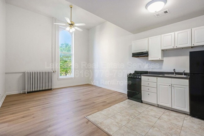 Building Photo - 100 Washington Ave