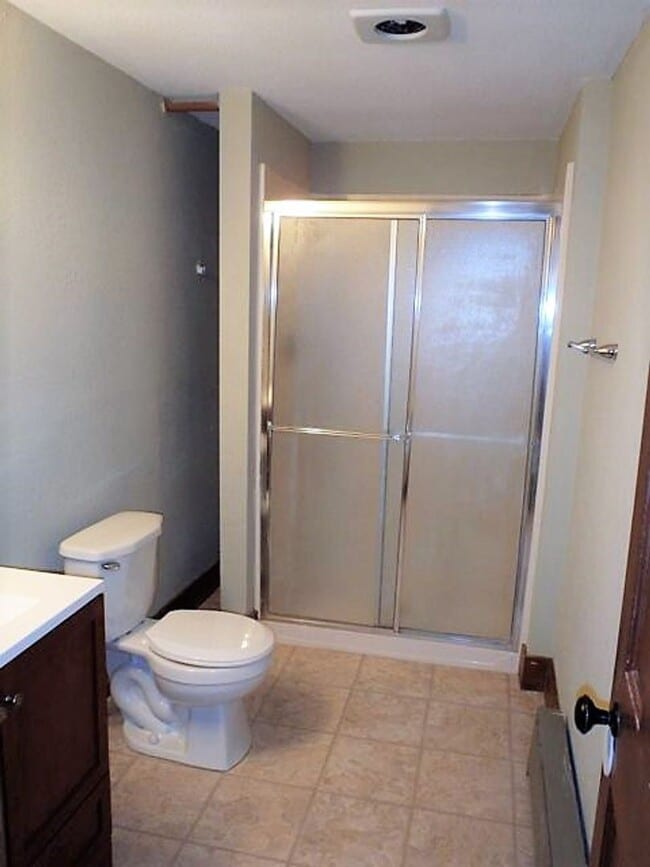 Building Photo - Unique 3 Bed 2 Bath Cabin In The Heart of Columbia!