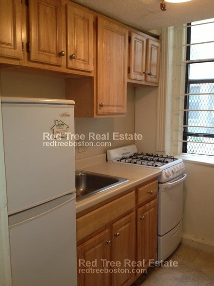 Building Photo - 1144 Commonwealth Ave