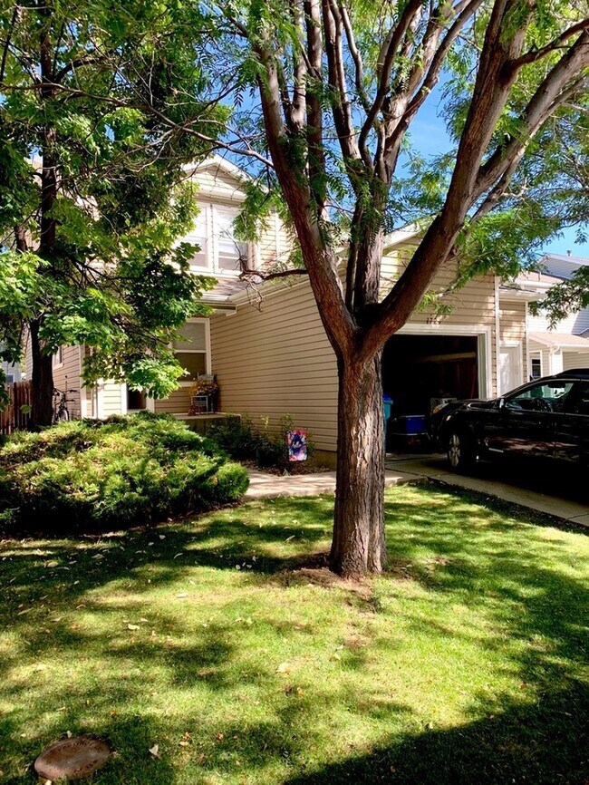 Building Photo - Beautiful 3 Bedroom 2 Bath Townhome with Attached 1 Car Garage for Rent in Northwest Loveland, CO