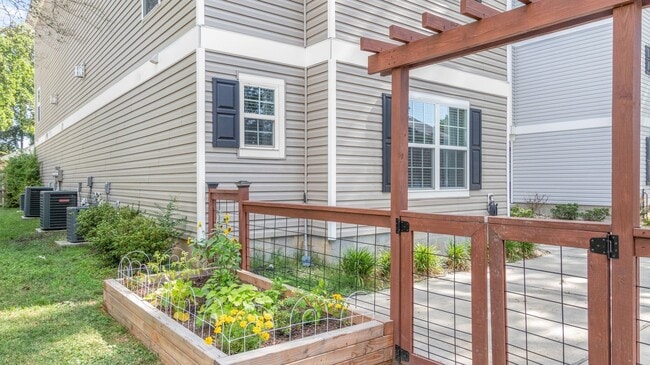 Building Photo - A First-Time Rental Available 09-15-25! 3 ...