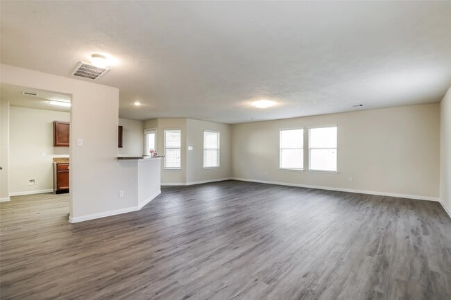 Building Photo - 3038 Junction Dr