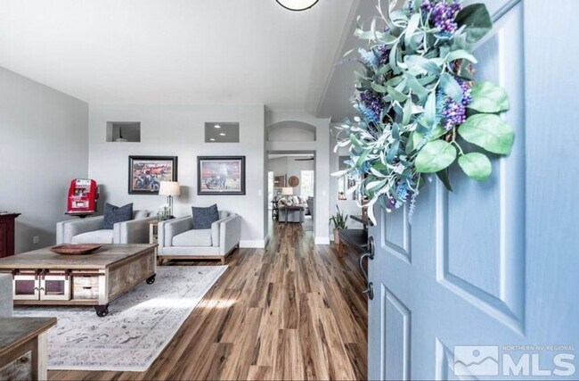 Building Photo - Beautiful Stylish South Reno Home