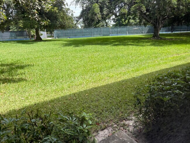 Building Photo - 2606 Nassau Bend