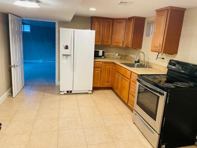 Building Photo - 128 Forest Dr