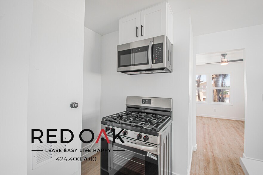 Building Photo - 1212 E 76th Pl