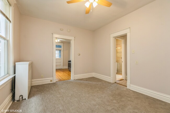 Building Photo - 3722 N Bosworth Ave