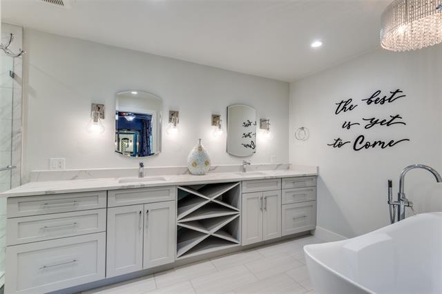 Building Photo - 711 Majestic Oaks Dr