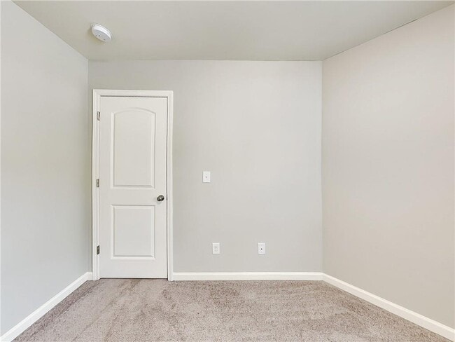 Building Photo - 2565 Piering Dr