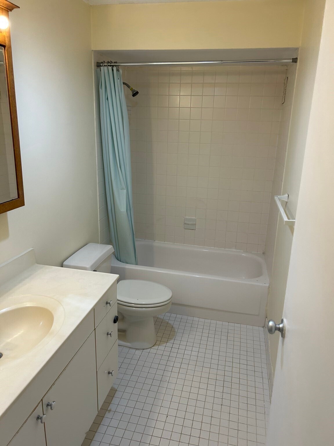 Building Photo - 77 Pond Ave