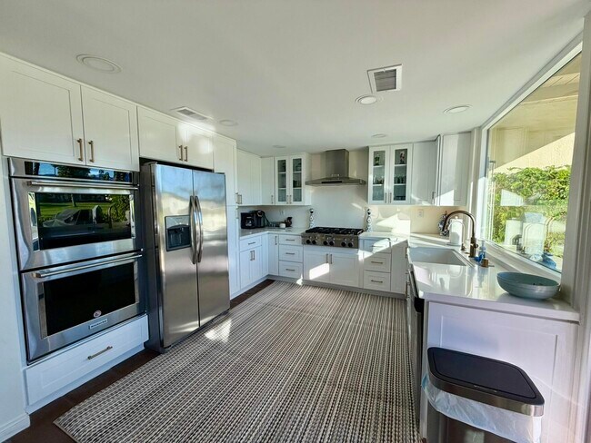 Building Photo - 177 Las Lomas