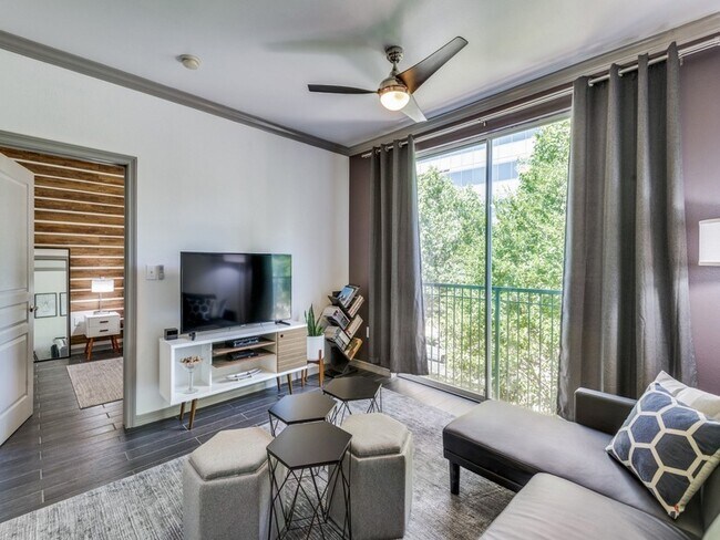 Building Photo - 330 Las Colinas Blvd E