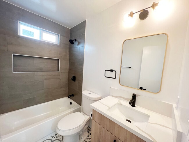 #12 Bathroom 2 - 160 N Holliston Ave