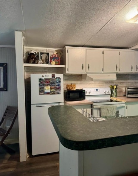 Building Photo - 1927 Sika Deer Dr