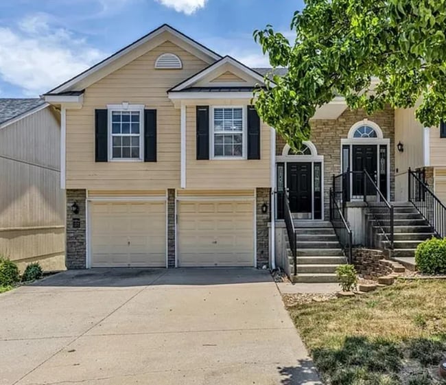 Primary Photo - Town House