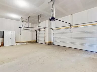 Building Photo - 520 Meadows Ct