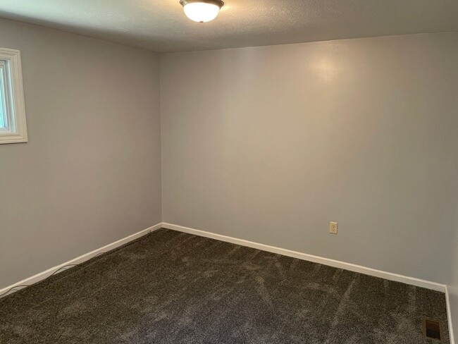 Building Photo - Charming 3-Bedroom Ranch Home in Comstock Park