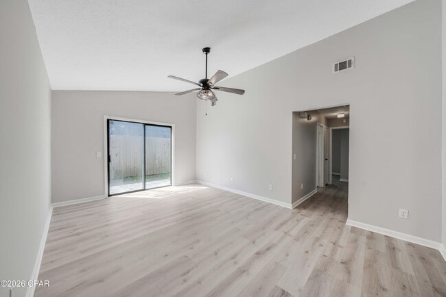 Building Photo - 7011 Lois St