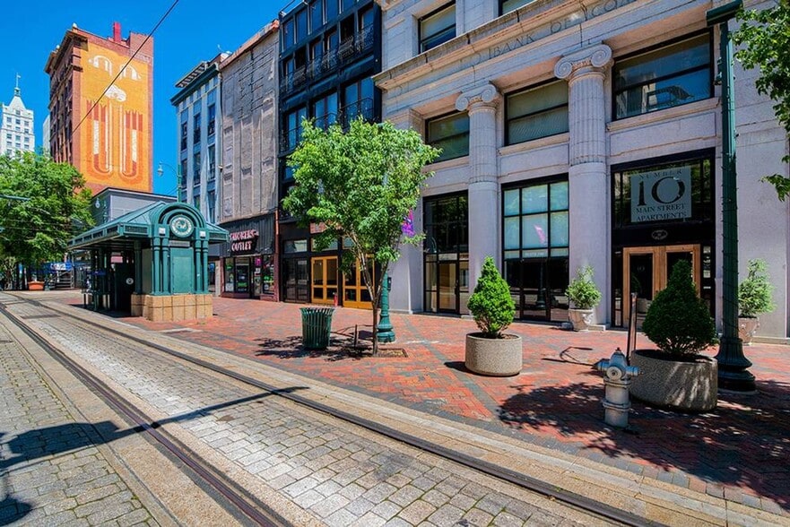 Primary Photo - Number 10 Main