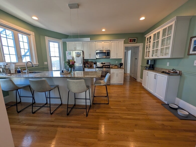 Building Photo - 95 Brown Ave