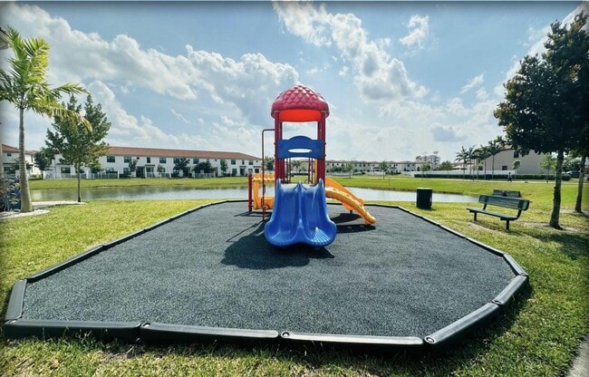 Building Photo - 2025 Sugar Maple Dr