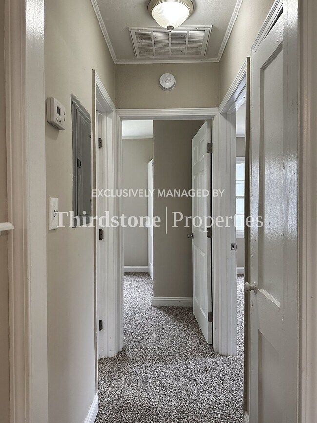 Building Photo - 927 SARANAC ST, JACKSONVILLE, FL 32254