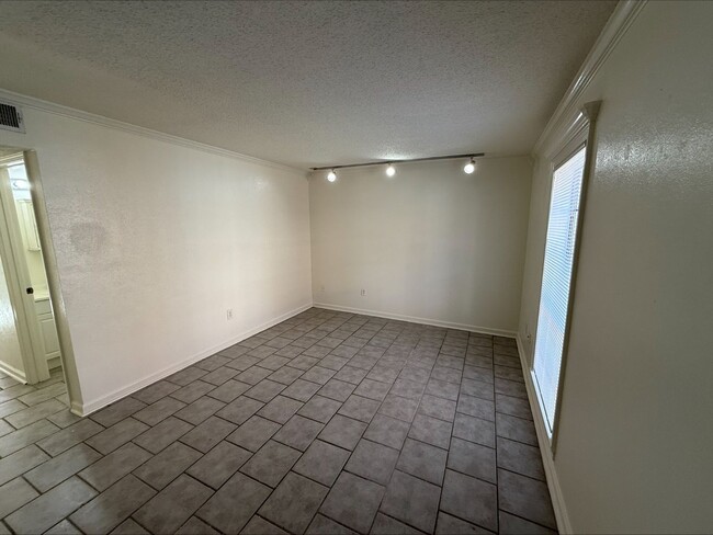 Building Photo - 4101 Delaware Ave