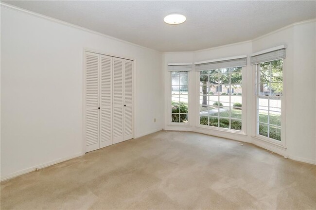 Building Photo - 1005 Westbury Dr