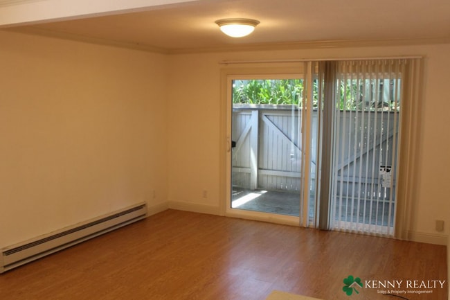 Building Photo - Rare Corner One Bedroom Fully Remodeled w/ In-Unit Laundry