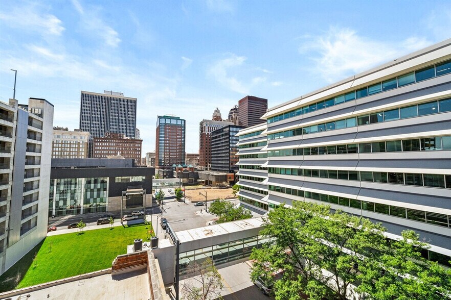 Building Photo - 400 Walnut St