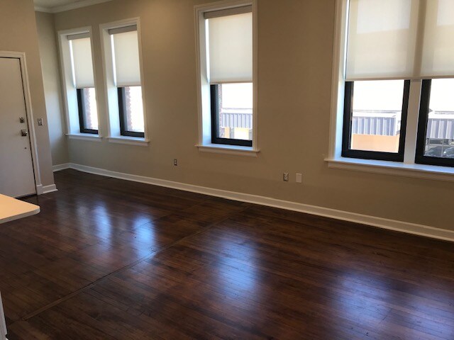 Building Photo - 205 N Williams St