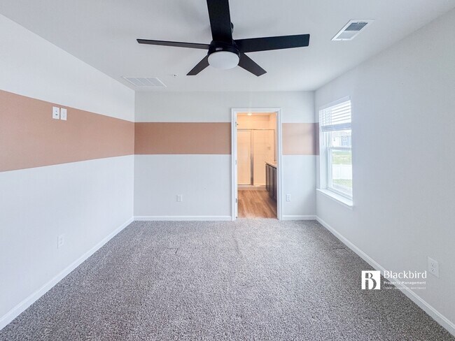 Building Photo - 561 Fawn Mdw Ln