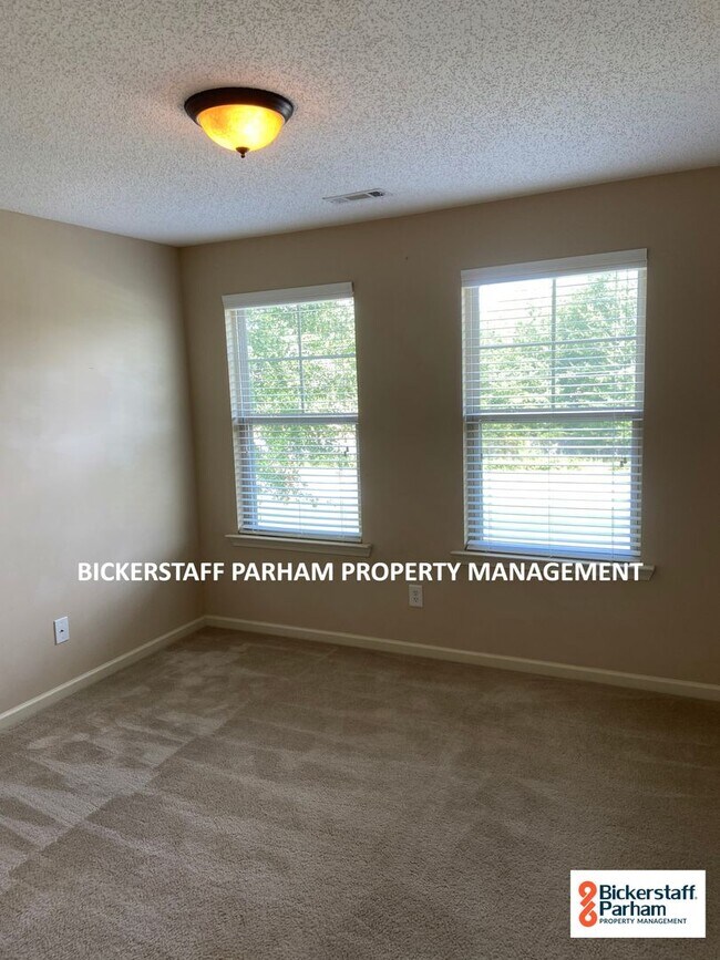 Building Photo - Self-Showings Available! Located in Fort M...
